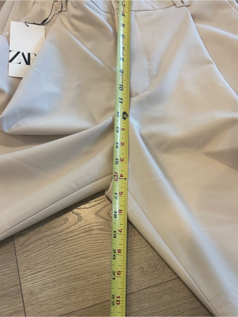 Zara Men's Light Cream Pleated Chinos - Picture 6 of 8